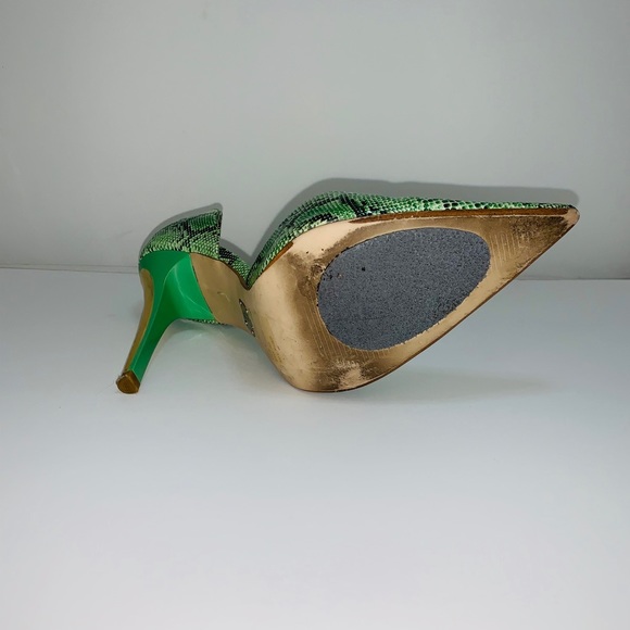 Bakers Green Snakeskin Stiletto Pointy Toe Pump - Picture 4 of 6
